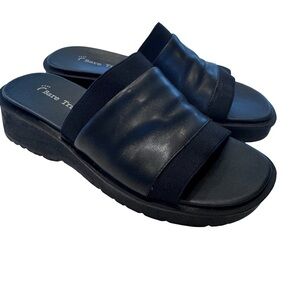 Bare Traps Sally Slip On Shoes Women’s 6.5 M Sandals Leather Upper